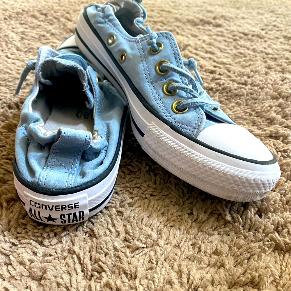 Baby blue stretch back women’s sneaker